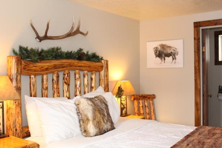 The Evergreen West Yellowstone Exterior photo