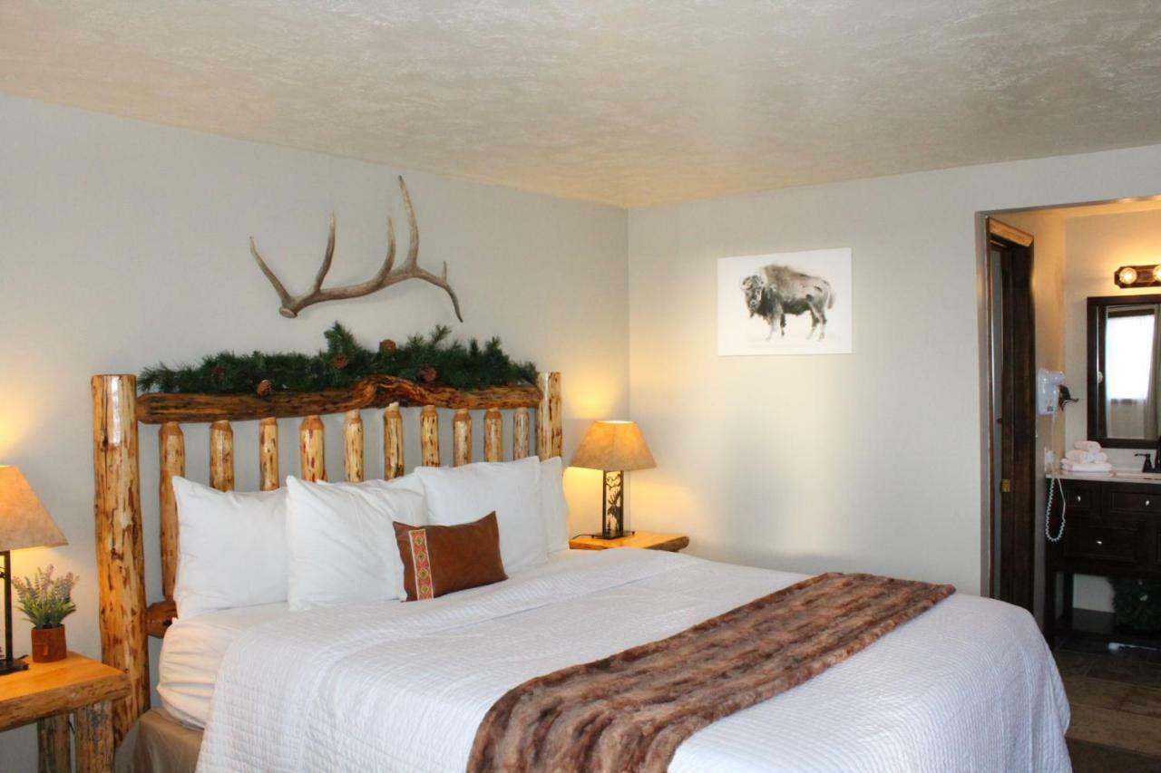 The Evergreen West Yellowstone Exterior photo